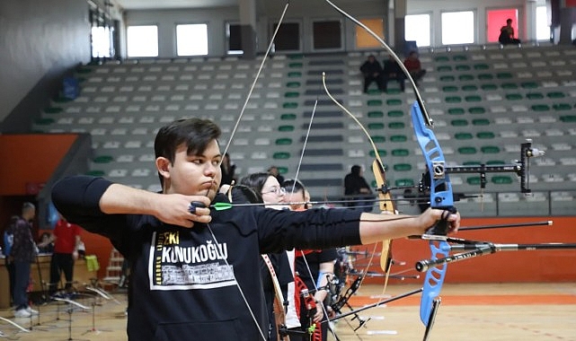 spor festivalinde ogrenciler okculuk maharetlerini yaristirdi