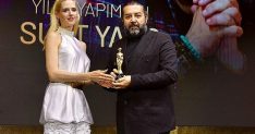 suat yanc yilin en iyi yapimcisi odulunu aldi