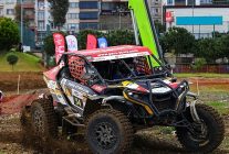 trabzon offroad yarisinda alver ve oguz zirvede