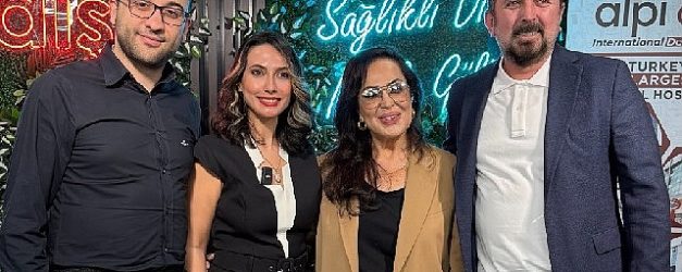 turk sinemasinin sultani turkan soraydan alpi dis hastanesine anlamli ziyaret