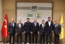 turkiye gures federasyonu baskani akgul milli olimpiyat komitesi baskani cakir ve milli guresci kayaalp baskan altayi ziyaret etti