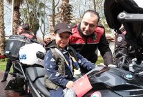 yunus polisleri cocuklarin gonlunu fethetti