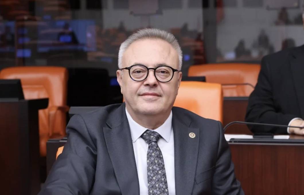 CHP’li Milletvekili Dr. Karaoba, “Bakanlık Uşak Hastanesindeki Enfeksiyon Oranlarını Açıklamalı!” 1 Goruntu 15.05.2026 22.07