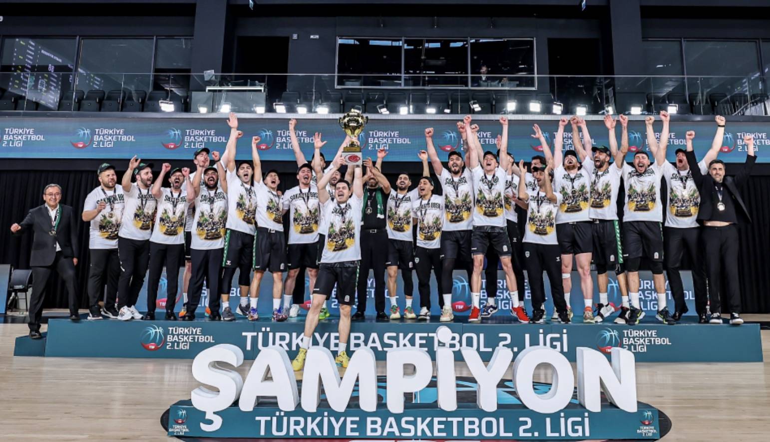 Türkiye Basketbol 2. Ligi'nde Şampiyon: Sakarya BBSK 1 Goruntu 2.05.2026 22.06