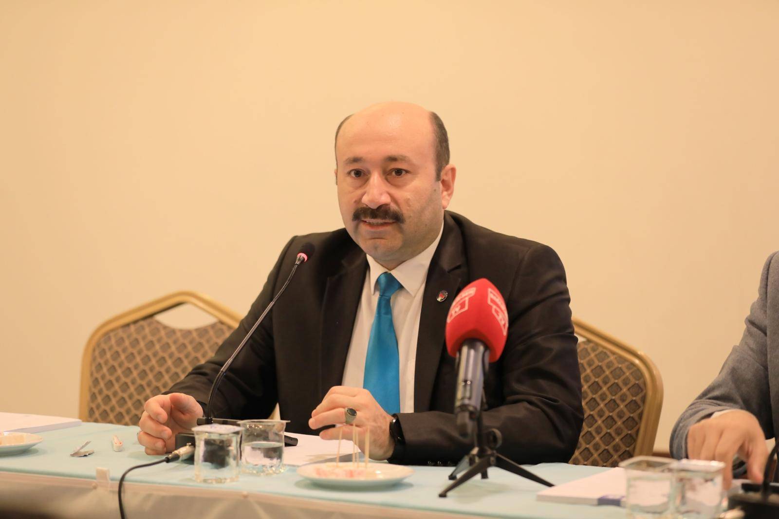 İzmir'de Yetkinin Adı Sağlık Sen Oldu 1 gencer yilmaz