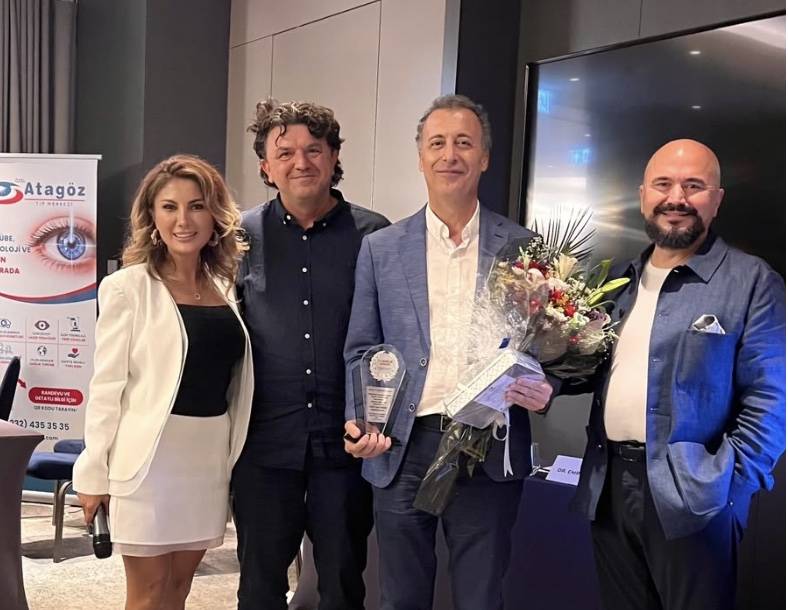Ata Grup Izmirde Goz Cerrahisi Zirvesine Ev Sahipligi Yapti