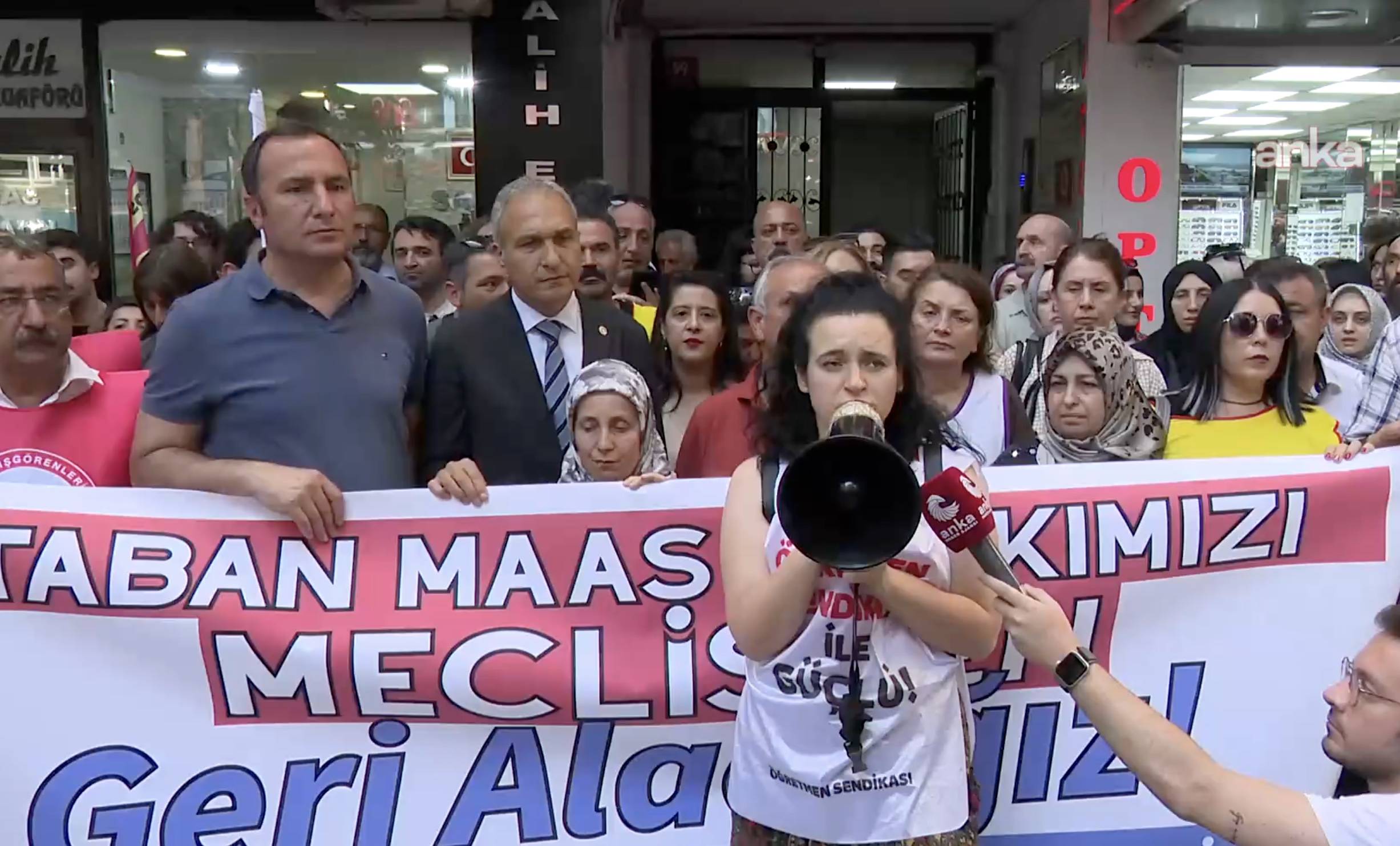 Özel Sektör Öğretmenleri Açlık Eylemi Başlattı 1 Goruntu 15.06.2026 19.34