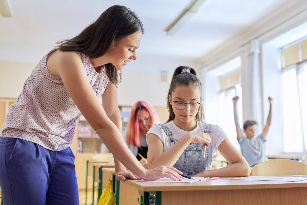2026 LGS’de Milli Maç Ayarı 1 young woman teacher teaches lesson in class of tee 2022 02 22 04 30 51 utc