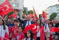 30 agustos zafer bayrami gaziemirde isin karaca konseriyle kutlanacak