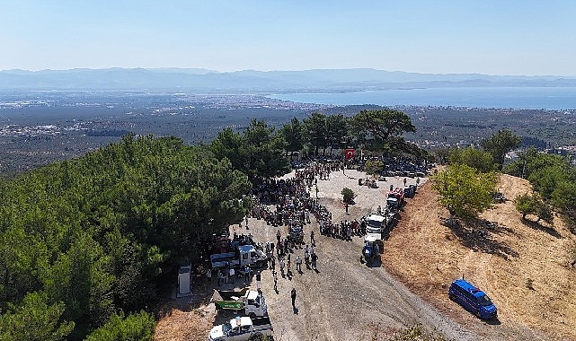 36. Geleneksel Güre Sarıkız hayrı binlerce kişinin katılımıyla gerçekleştirildi 1 36 geleneksel gure sarikiz hayri binlerce kisinin katilimiyla gerceklestirildi