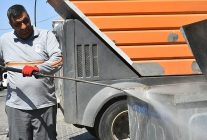 4 bin konteyner duzenli olarak dezenfekte ediliyor