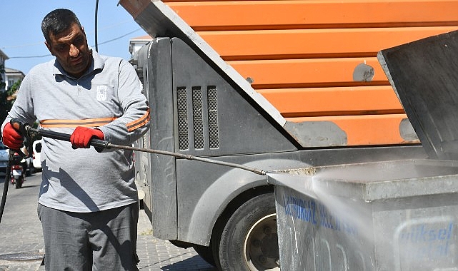4 bin konteyner düzenli olarak dezenfekte ediliyor 1 4 bin konteyner duzenli olarak dezenfekte ediliyor