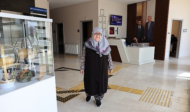 82 Yaşındaki Kadın, Sporla Bastonunu Attı 1 82 yasindaki kadin sporla bastonunu atti