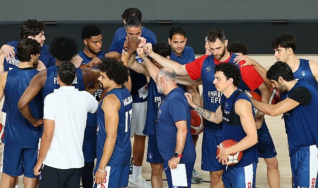 anadolu efes 2026 2027 sezonunu acti