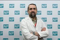 aynadaki kisi bile yabanci gelebiliyor