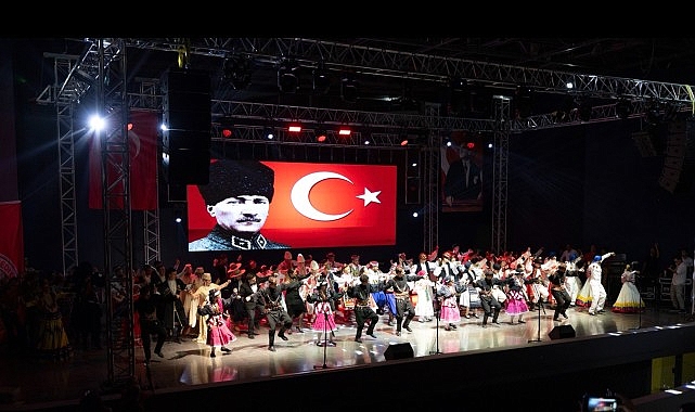 Balçova’da 30 Ağustos Coşkusu Dünyanın Renkleriyle Buluştu 1 balcovada 30 agustos coskusu dunyanin renkleriyle bulustu