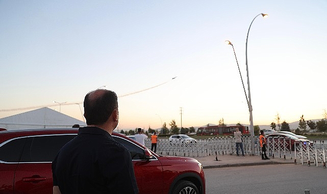 Başkan Altay, Konya Bilim Festivali’nde Türk Yıldızları’nın Muhteşem Gösterisini Vatandaşla Birlikte İzledi 1 baskan altay konya bilim festivalinde turk yildizlarinin muhtesem gosterisini vatandasla birlikte izledi