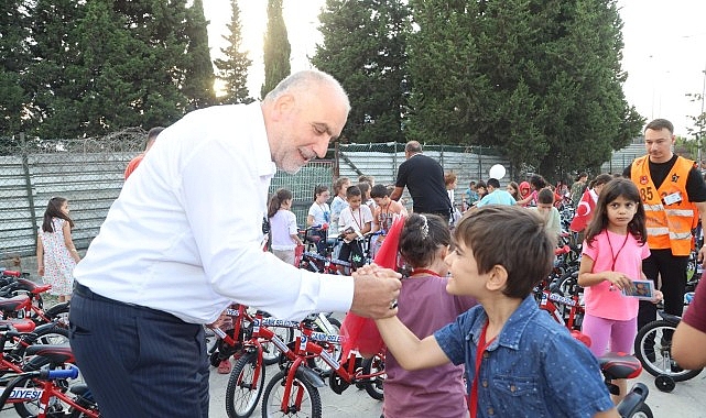 Başkan Sandıkçı'dan Davet: Tüm Çocuklar Hediyelerine Kavuşuyor 1 baskan sandikcidan davet tum cocuklar hediyelerine kavusuyor