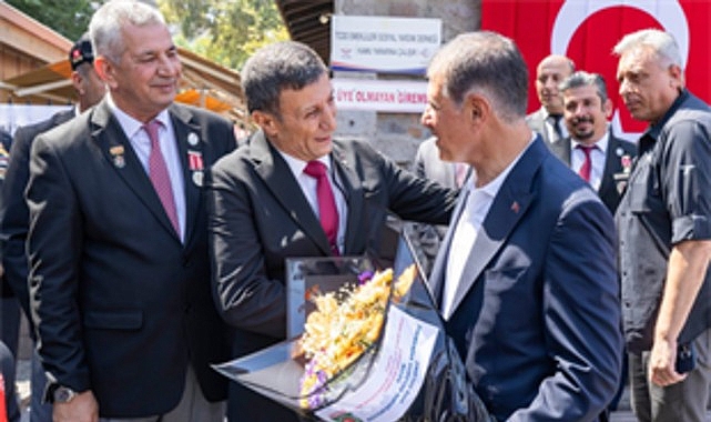 Başkan Tugay, şehit aileleri ve gazilerle buluştu 1 baskan tugay sehit aileleri ve gazilerle bulustu