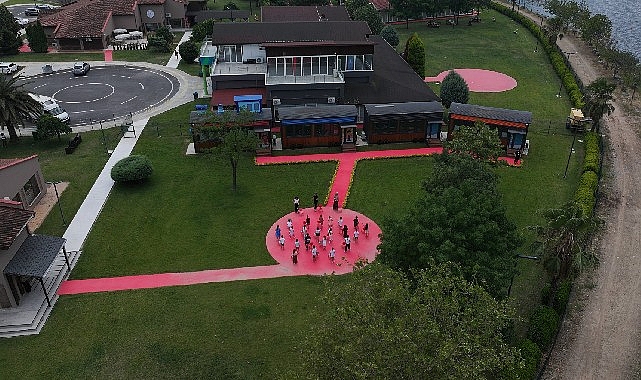 Bu kampüste aile, çocuk ve yaşam var 1 bu kampuste aile cocuk ve yasam var