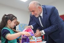 bu yil da tum ogrencilerin canta ve kirtasiye seti canik belediyesinden