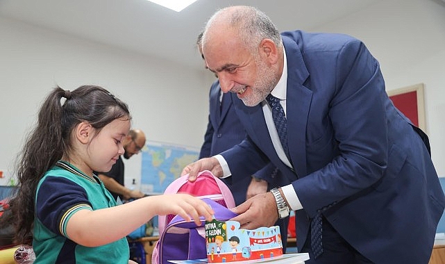bu yil da tum ogrencilerin canta ve kirtasiye seti canik belediyesinden