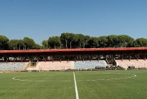 buyuksehirden odemis saracoglu stadina yepyeni zemin