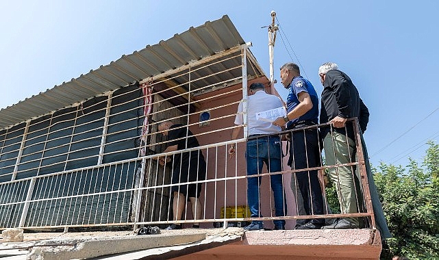 Çöp ararken bakın ne buldular? 1 cop ararken bakin ne buldular