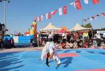 cumra catalhoyuk kavun festivali iki gun boyunca cosku ve yogun katilimla gerceklesti