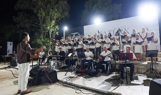 Didim Belediyesi Halk Müziği Korosu konserine yoğun ilgi 1 didim belediyesi halk muzigi korosu konserine yogun ilgi