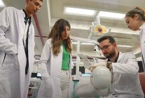 dis hekimligi ogrencileri meslegi gercek klinik ortaminda ogreniyor