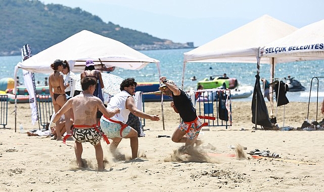 efes selcuk beach flag futbol turnuvasina ev sahipligi yapti