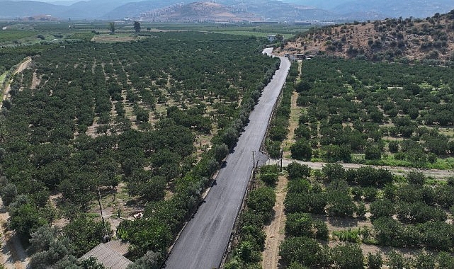 Efes Selçuk’ta Yollar Yenileniyor: 40 Yıldır Beklenen Yolda Çalışmalar Başladı 1 efes selcukta yollar yenileniyor 40 yildir beklenen yolda calismalar basladi