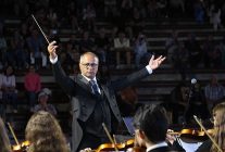 gelecegin muzisyenlerinden korkutelinde muzik ziyafeti