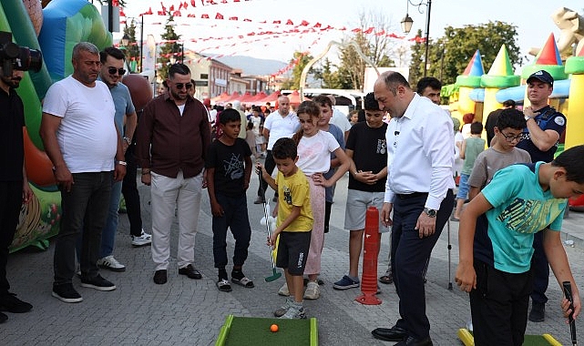Geyve’de Medeniyetler Buluştu: Çocuk ve Halk Oyunları Şenliği Renkli Görüntülere Sahne Oldu 1 geyvede medeniyetler bulustu cocuk ve halk oyunlari senligi renkli goruntulere sahne oldu