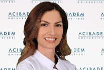 goz cerrahisinde yeni donem robotik teknoloji akilli lensler ve kisiye ozel lazer tedavileri