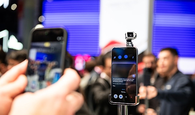 HONOR Robot Phone dünyaya tanıtılıyor 1 honor robot phone dunyaya tanitiliyor
