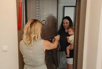 karsiyaka belediyesinden yeni dogan bebeklere sicak karsilama