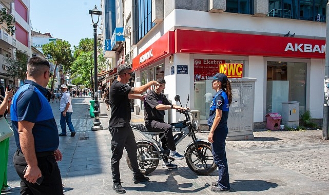 Karşıyaka Çarşısı’nda araç denetimleri sürüyor 1 karsiyaka carsisinda arac denetimleri suruyor