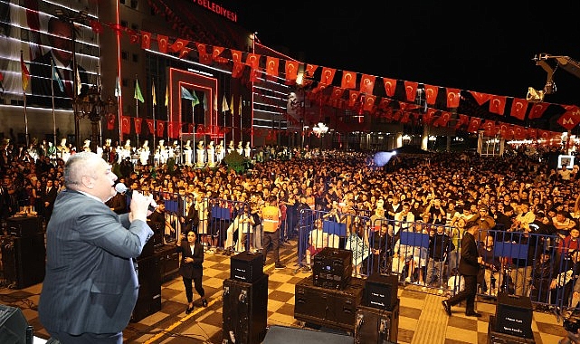 Keçiören’de 30 Ağustos coşkusu meydanlara sığmadı 1 keciorende 30 agustos coskusu meydanlara sigmadi