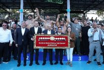 kurtdereli yagli gureslerinde baspehlivan mustafa tas oldu