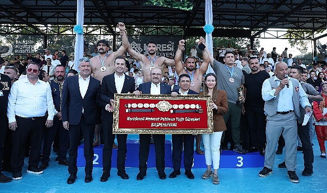 Kurtdereli Yağlı Güreşleri'nde Başpehlivan Mustafa Taş oldu 1 kurtdereli yagli gureslerinde baspehlivan mustafa tas oldu