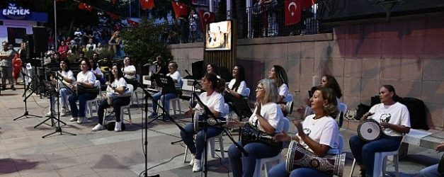 malkarada 30 agustos zafer bayrami fener alayi coskuyla gerceklestirildi