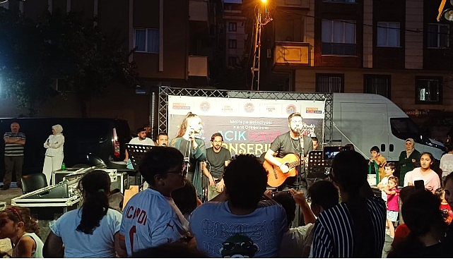 Maltepe’de açık hava konserleri büyük coşkuyla devam ediyor 1 maltepede acik hava konserleri buyuk coskuyla devam ediyor