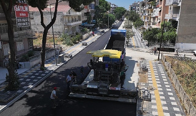 manisa buyuksehir belediyesi salihlide 4 caddeyi sicak asfaltla yeniliyor
