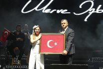 merve ozbey sarayi salladi