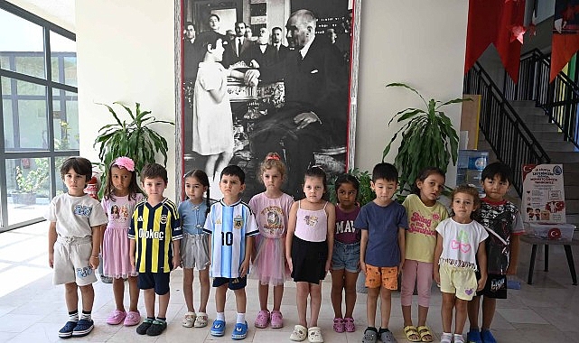 minik yureklerde 30 agustos ruhu harcliklarini mehmetcik vakfina bagisladilar