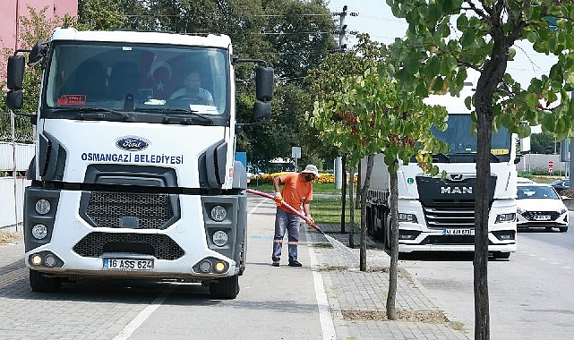 Osmangazi Belediyesi’nden Sıcak Havalarda Yeşil Alanlara Can Suyu 1 osmangazi belediyesinden sicak havalarda yesil alanlara can suyu