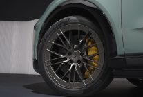 pirelli p zero elektrikli porsche cayennein rekor seviyedeki hizlanma performansina katki sagliyor
