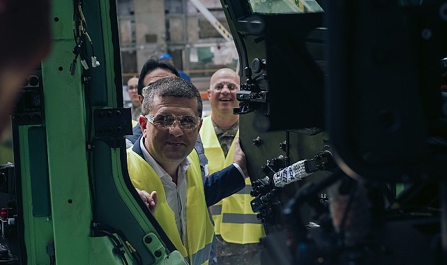 Romanya Savunma Bakanı Miruță, Otokar'ın Mediaş Fabrikasını Ziyaret Etti 1 romanya savunma bakani miruta otokarin medias fabrikasini ziyaret etti